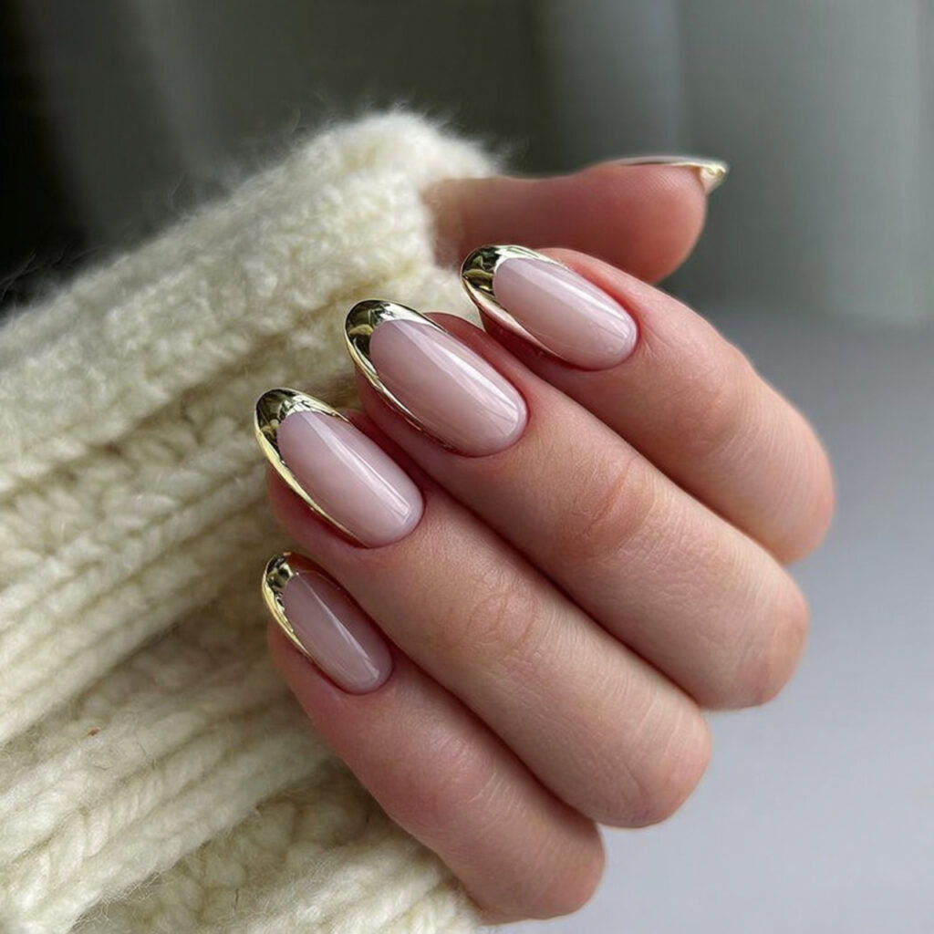 20 almond nails with metallic tips for