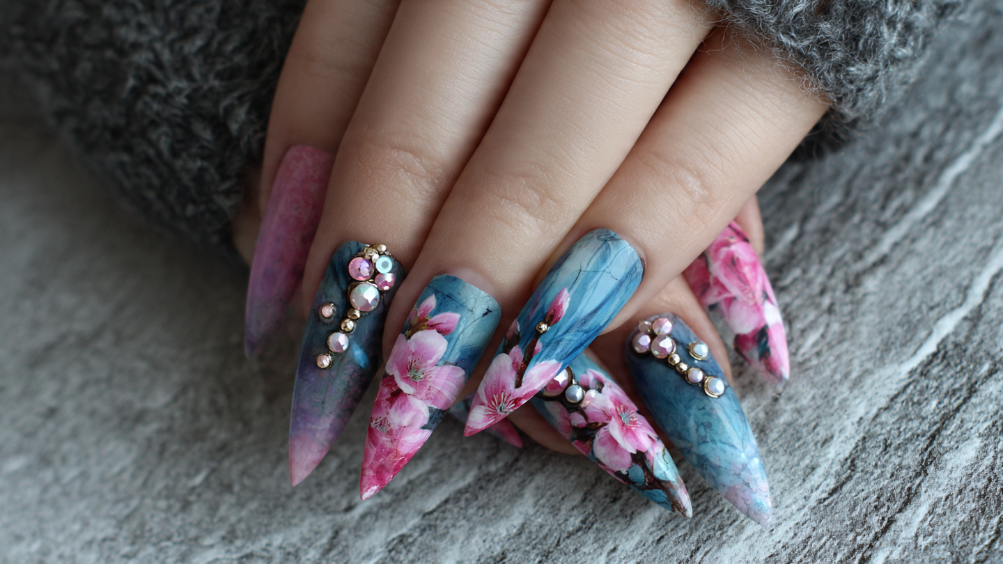 Best Nail Shapes for Small Hands That Make Fingers Look Longer 5 Nail Shapes for Small Hands