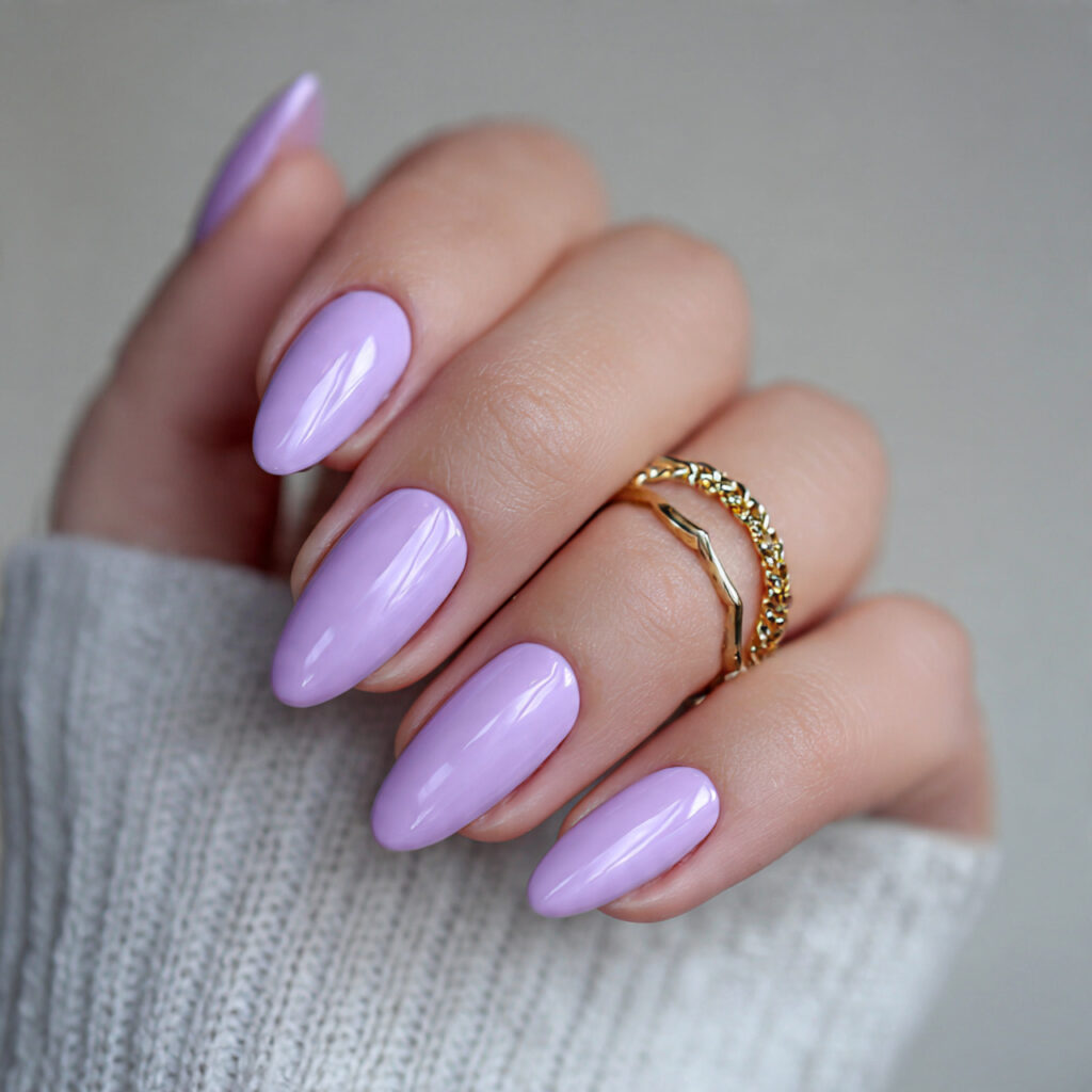 soft lavender nails for a light end of summer