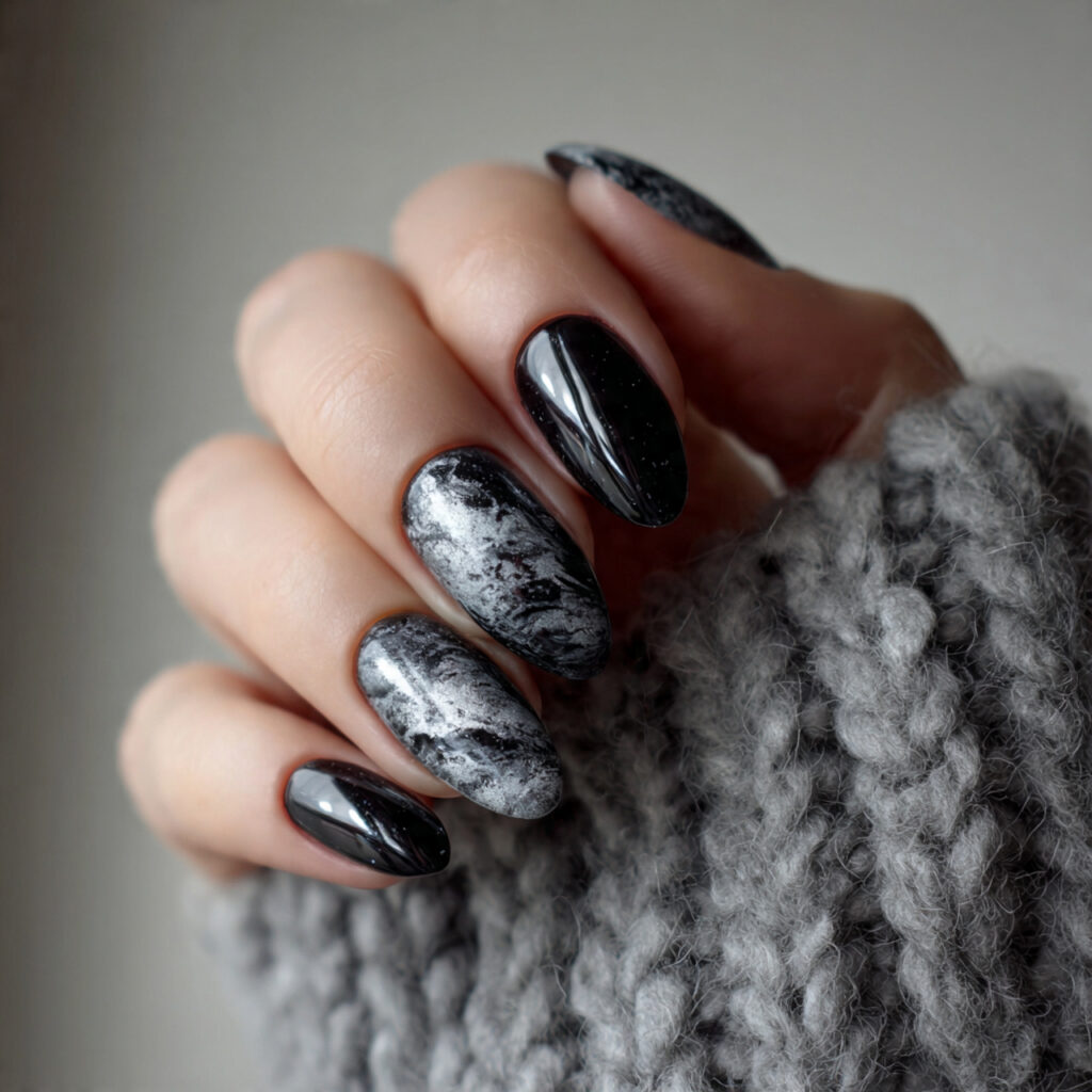 glossy monochrome nails 1