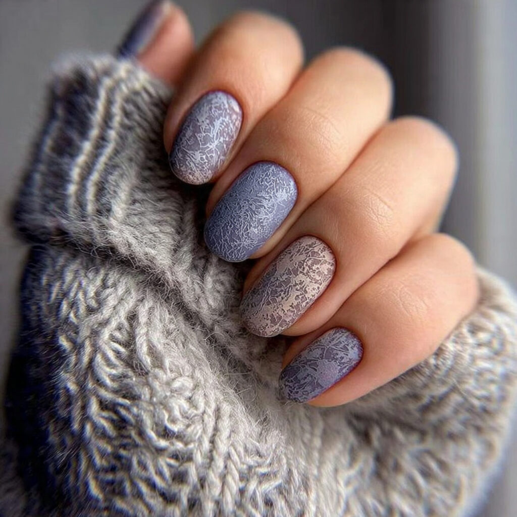 short nails with soft texture are popular