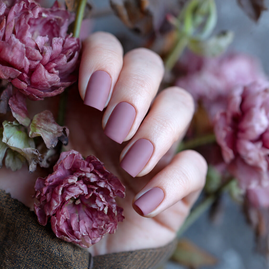 28 Classy Spring Nail Designs for Short & Trendy Nails 27 short nails painted in dusty rose with